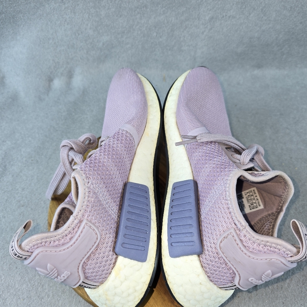 Purple adidas, marque aux 3 bandes, boost Womens Size 6**** - Picture 8 of 10